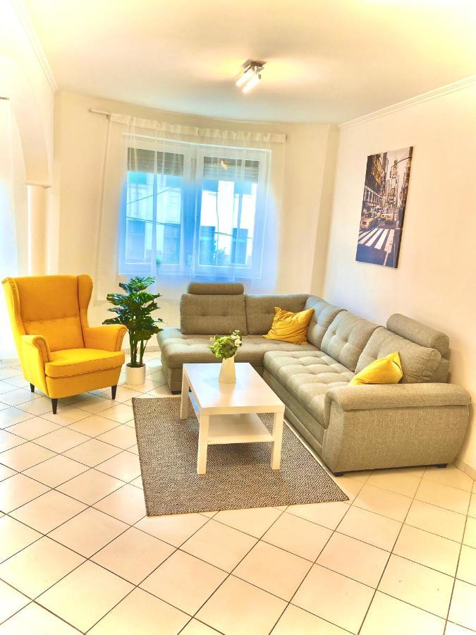 Mirell Apartman Сегед Экстерьер фото