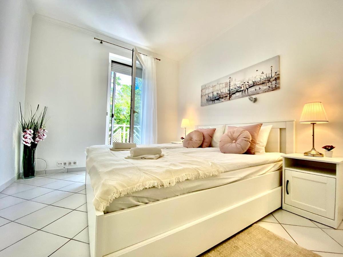 Mirell Apartman Сегед Экстерьер фото